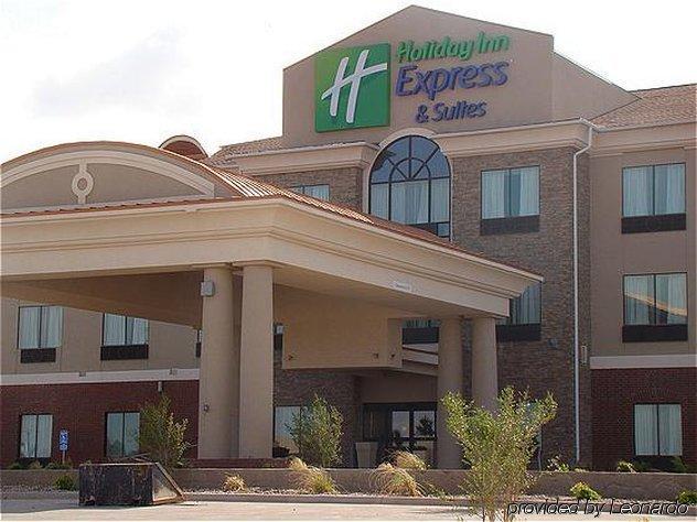 Holiday Inn Express & Suites Brownfield Exterior photo