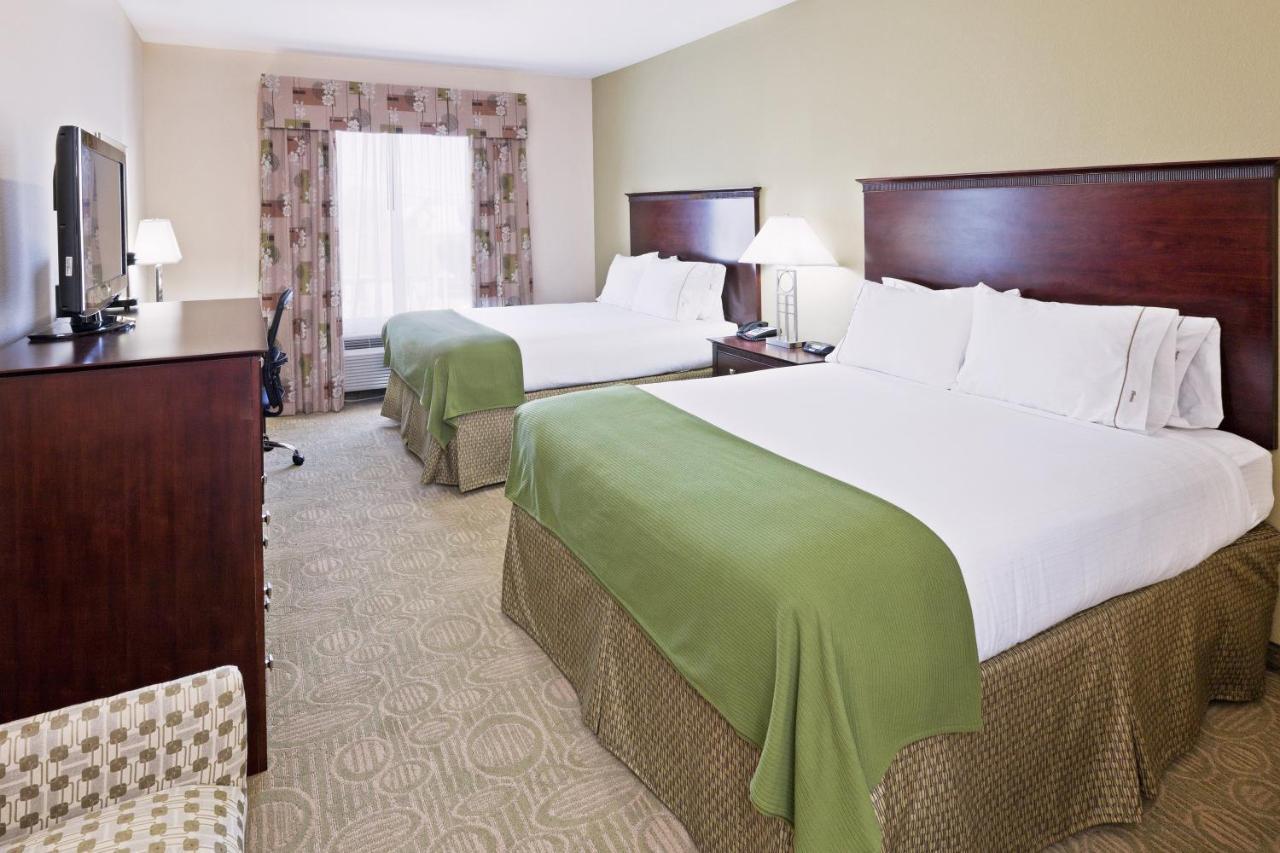 Holiday Inn Express & Suites Brownfield Exterior photo